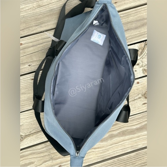 Coach travel bag/ Weekender bag / duffle/ gym bag - Picture 7 of 7